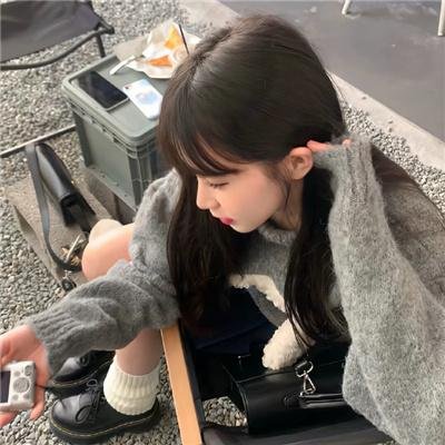 报告周先生夫人带娃回来了